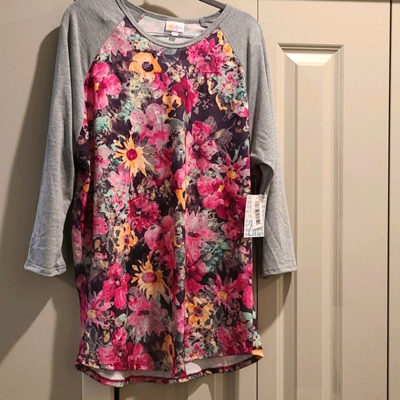 LuLaRoe Tops - NWT 2xl Watercolor floral Randy T shirt
